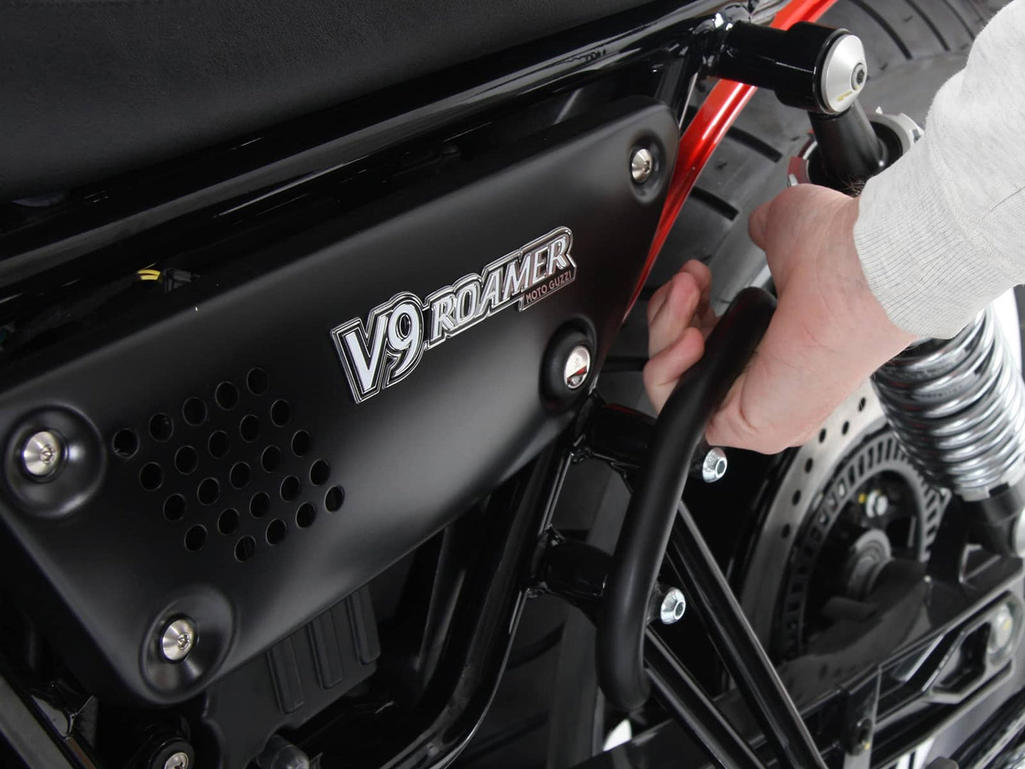 Hepco & Becker Handle bar for center stand for Moto Guzzi V7 III (Carbon