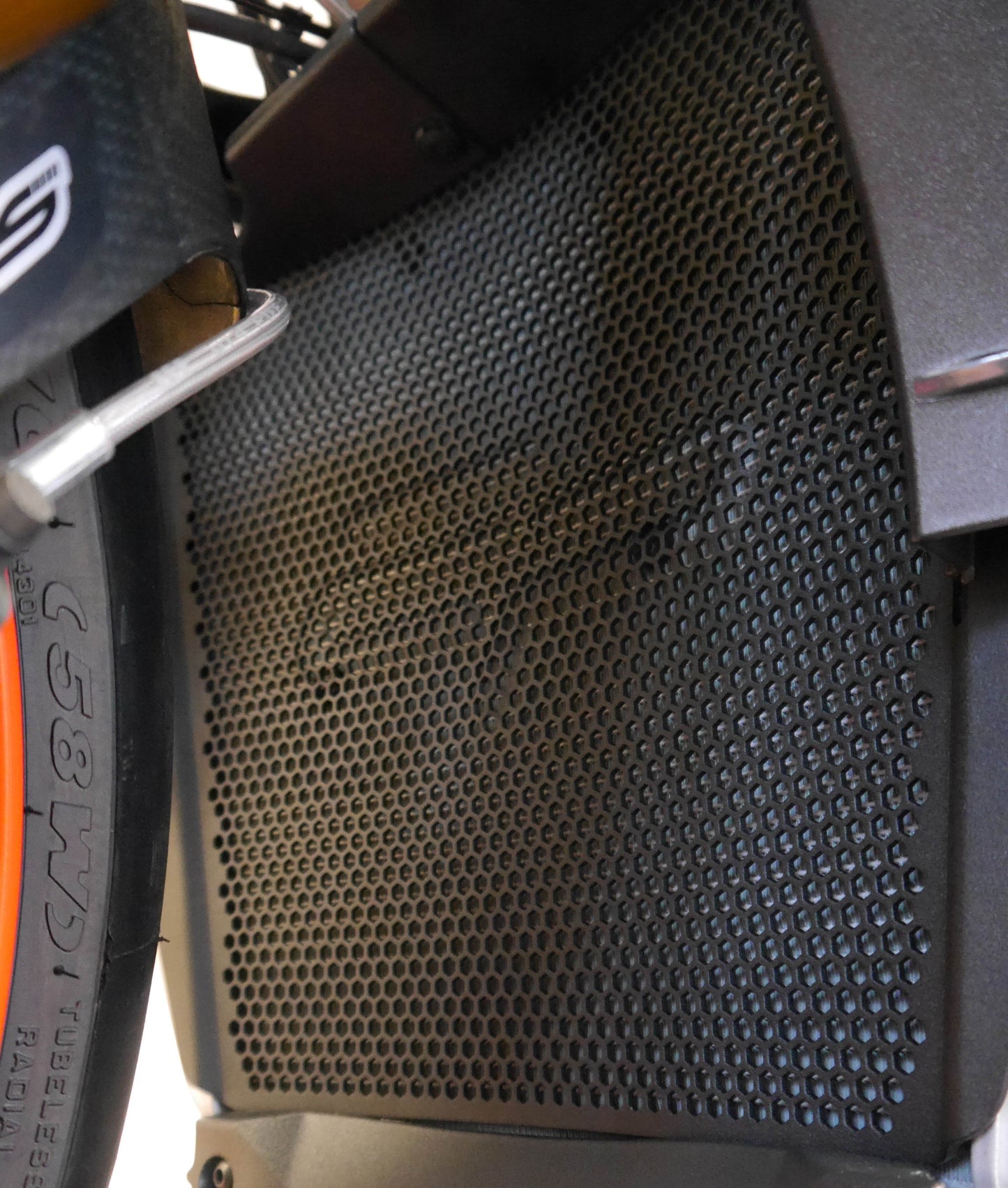Evotech Radiator Guard - Aprilia Tuono V4 1100 RR (2015-2016)