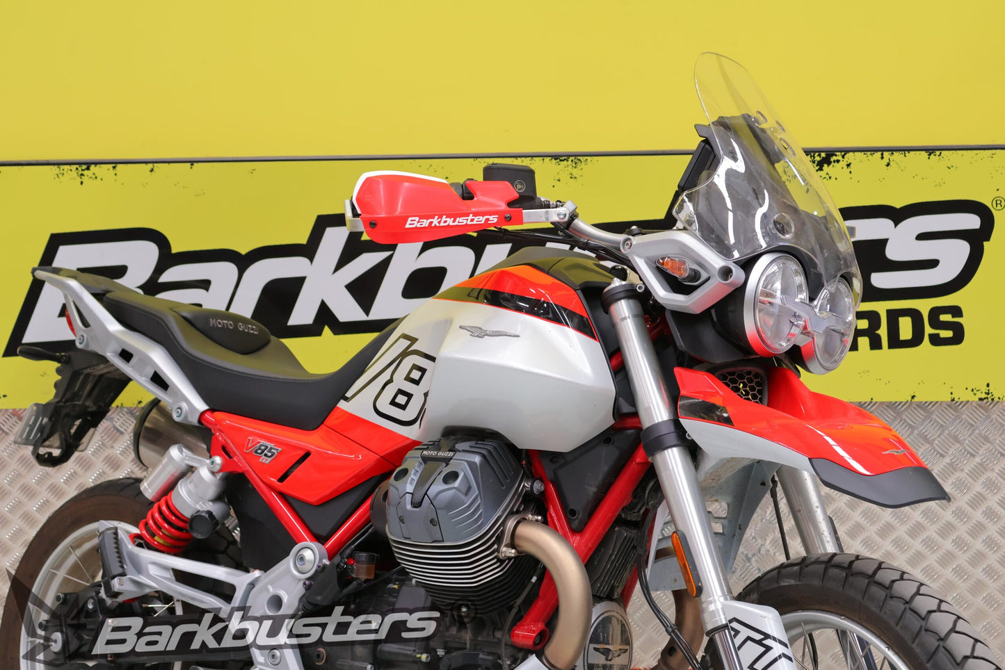Barkbusters Hardware kit - Two Point Mount: 
MOTO GUZZI V85TT / V85TT Travel (2024-)