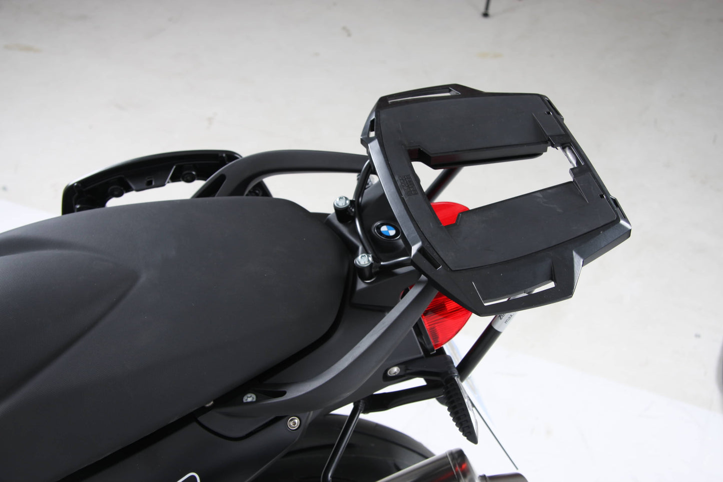 Hepco & Becker Alurack top case carrier black for BMW F 800 R (2015-)