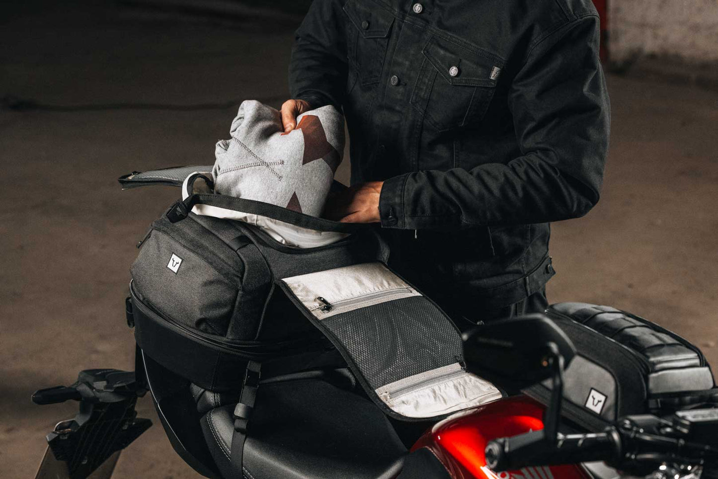 SW-Motech Legend Gear tail bag LR4