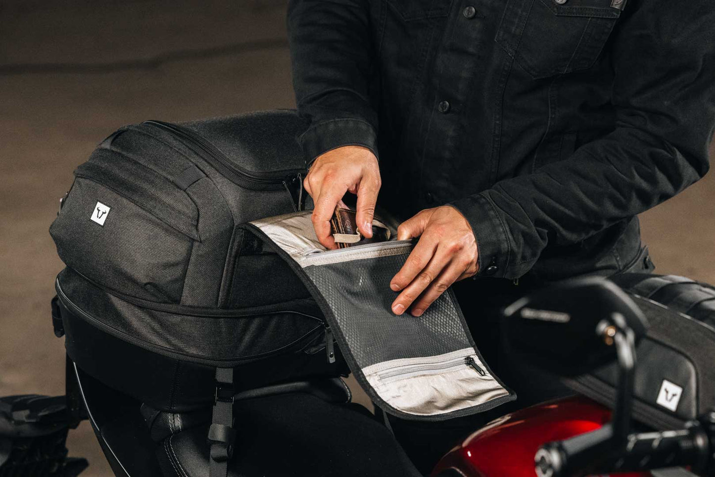 SW-Motech Legend Gear tail bag LR4