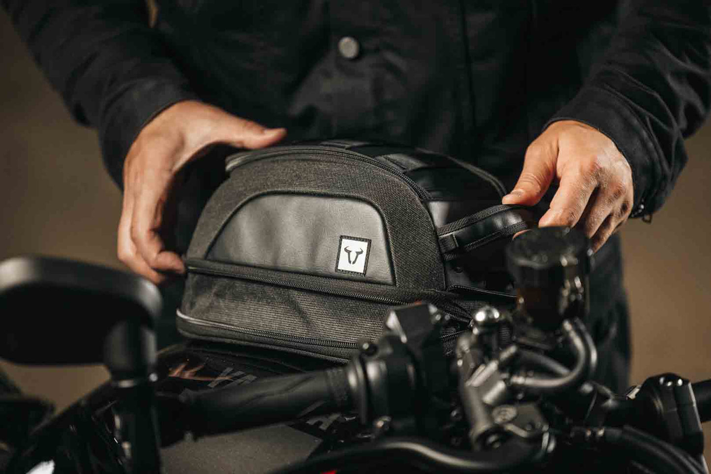 SW-Motech Legend Gear magnetic tank bag LT3