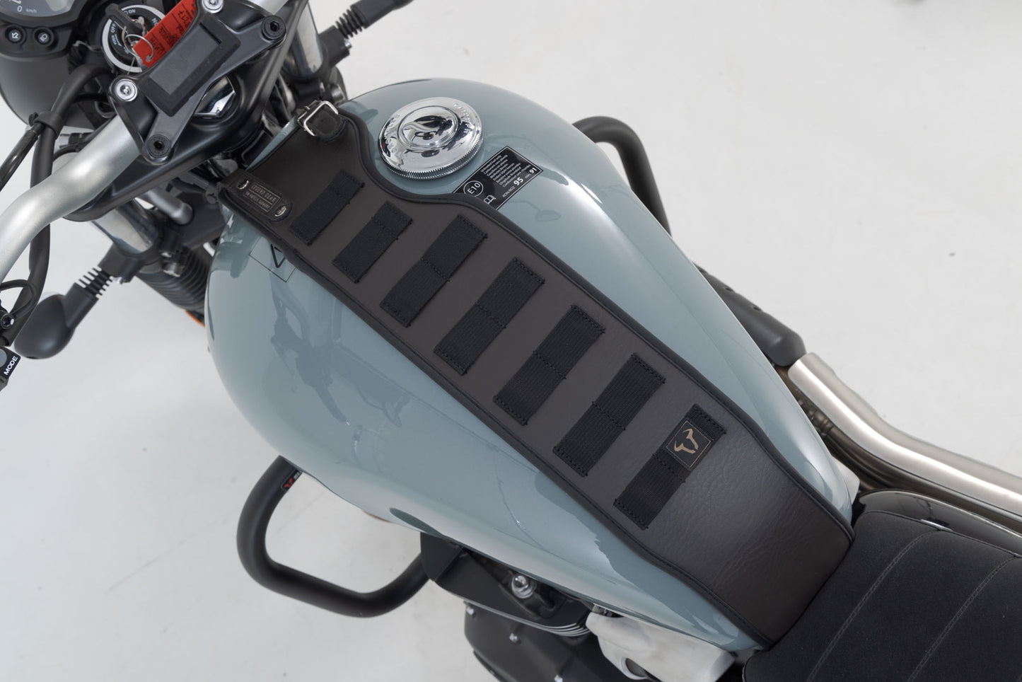 SW-Motech Legend Gear tank strap SLA