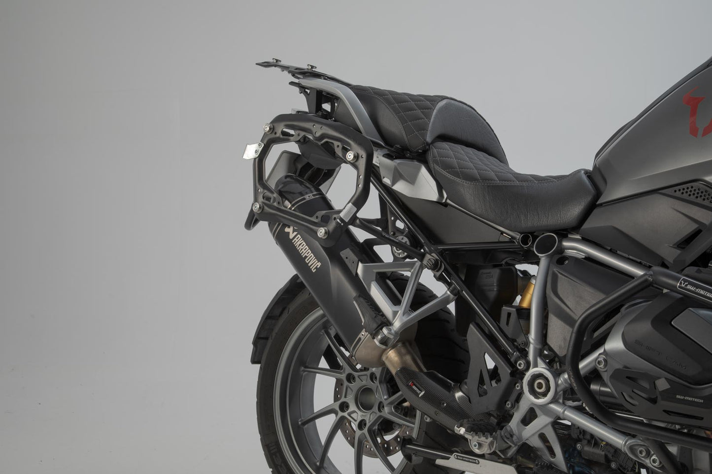 SW-Motech TRAX ADV aluminum case system + Akrapovic