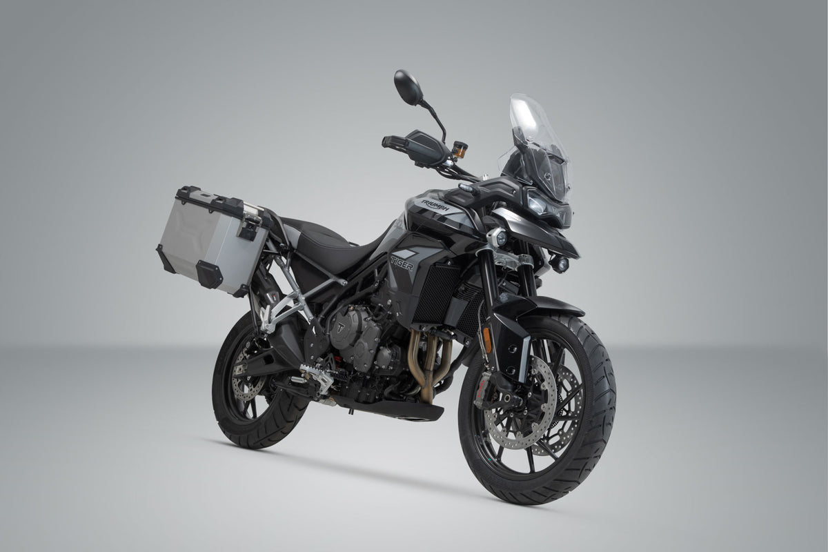SW-Motech TRAX ADV aluminum case system + Akrapovic
