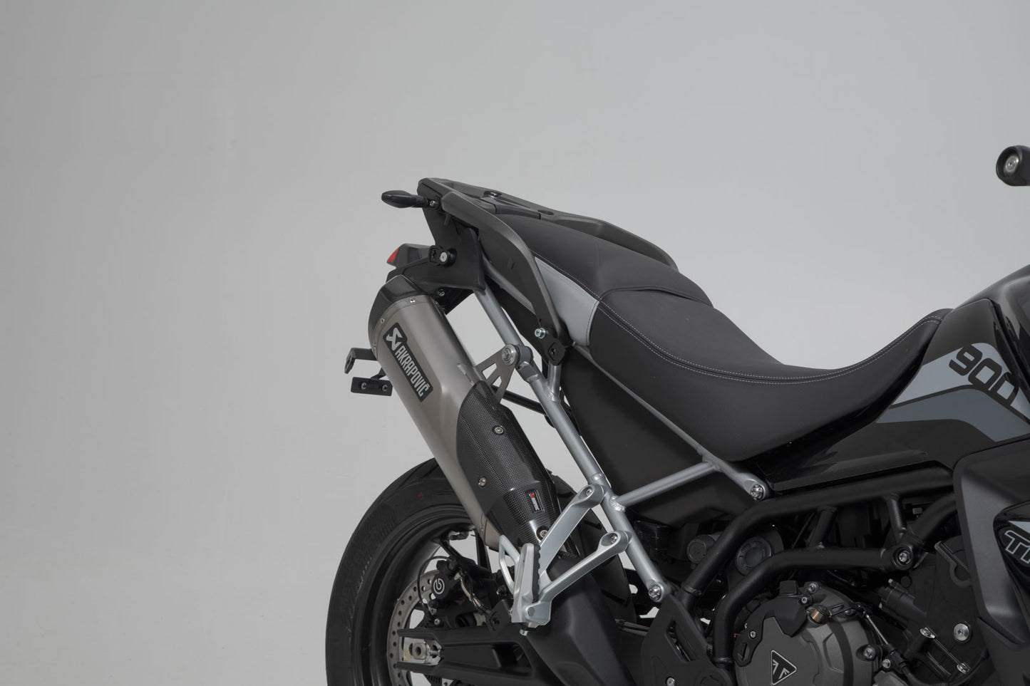 SW-Motech TRAX ADV aluminum case system + Akrapovic