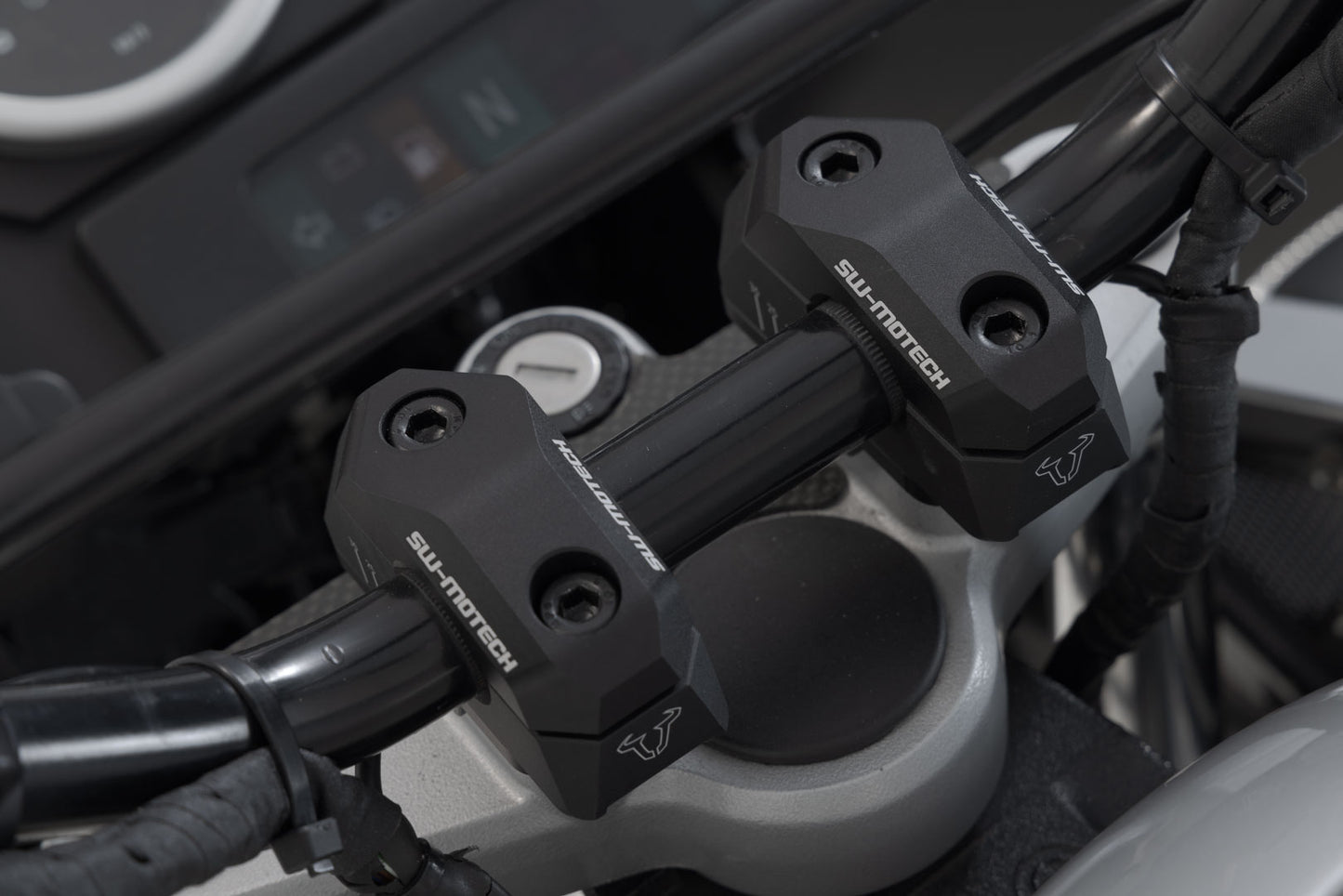 SW-Motech Bar back variable for Ø22 handlebars